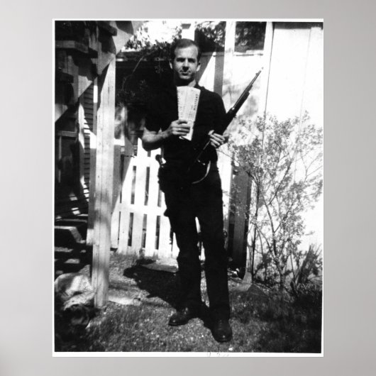 Foto van Lee Harvey Oswald in maart 1963 Poster (Voorkant)
