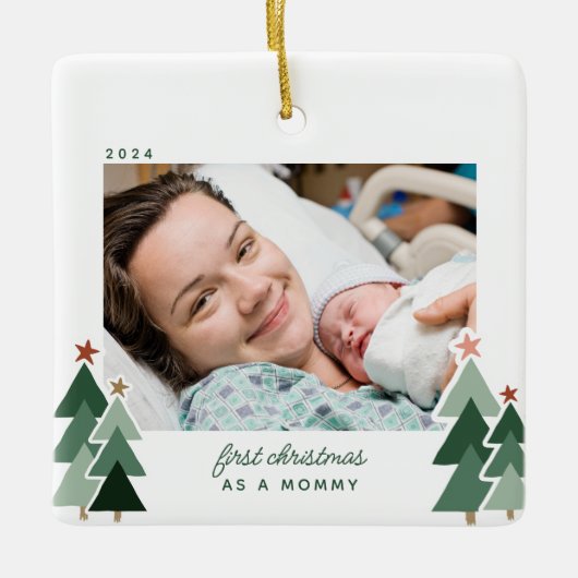 Foto van Mammie's eerste kerstfeest Rustic Trees Keramisch Ornament (Voorkant)