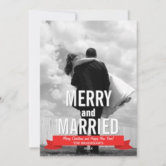 Foto van Merry and Married Modern Ribbon Holiday Feestdagenkaart (Voorkant)