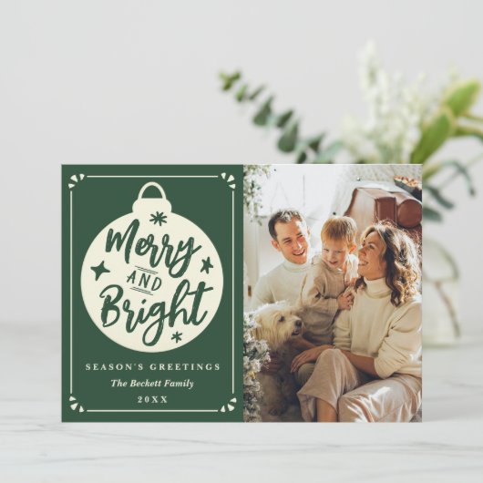 Foto van Merry & Bright Modern Kerstmis Bauble Feestdagenkaart (Staand voorkant)