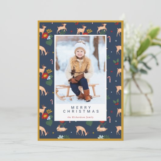 Foto van Merry kerst Navy Reindeer Floral Pattern Feestdagenkaart (Staand voorkant)