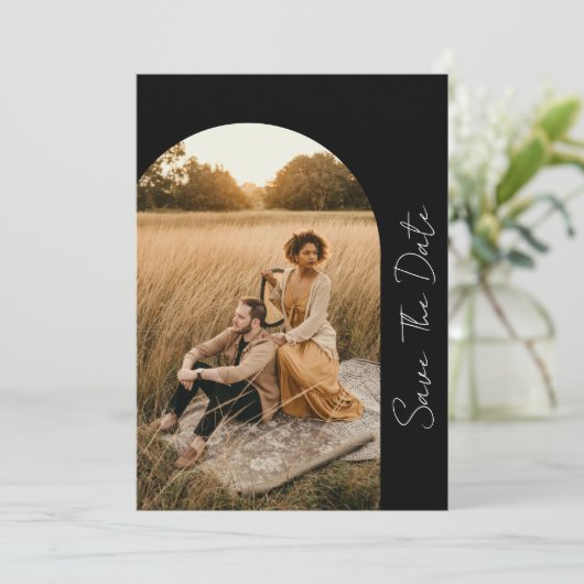 Foto van Modern Arched Lijst Wedding Black Save The Date (Staand voorkant)