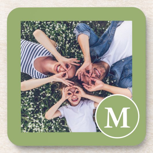 Foto van modern groen en wit monogram bier onderzetter (Voorkant)