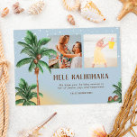 Foto van Modern Mele Kalikimaka Hawai Kerstmis Feestdagenkaart<br><div class="desc">Modern Mele Kalikimaka Hawai kerstpalm waterverf illustratie,  kokosnoot en sneeuw,  voeg 2 foto toe op stoffig blauw.</div>