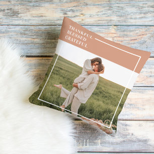 Foto van moderne familie   Dankful Blessed Gratefu Buitenkussen