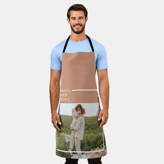 Foto van moderne familie | Dankful Blessed Gratefu Schort (Gedragen)