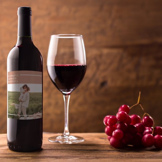 Foto van moderne familie | Dankful Blessed Gratefu Wijn Etiket