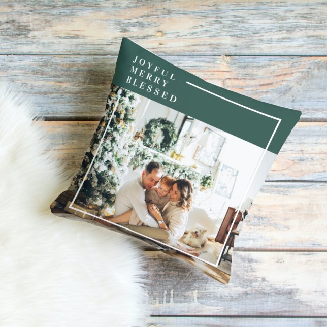 Foto van moderne familie | Joyful Merry Blessed |  Buitenkussen (Creator heeft geüpload)