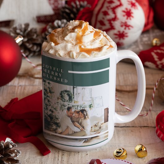Foto van moderne familie | Joyful Merry Blessed |  Koffiemok