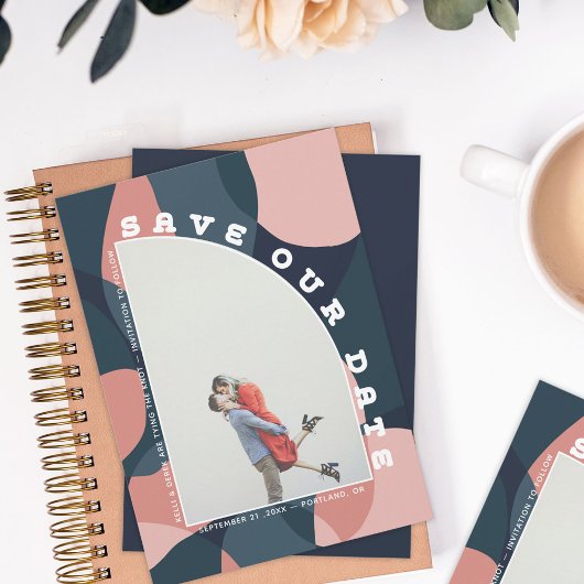 Foto van moderne kunst met halve kunst save the date