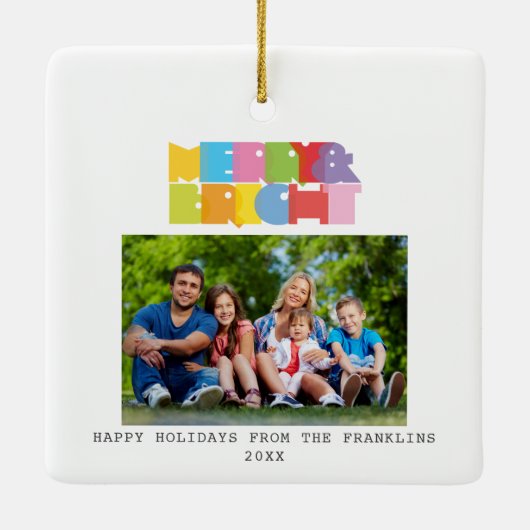 Foto van moderne sieraden en heldere regenboogkleu keramisch ornament (Achterkant)