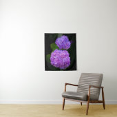 Foto van mooie paarse hortensia op een wandkleed (In situ)