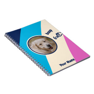 Foto van neus tikken hond notitieboek