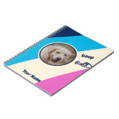 Foto van neus tikken hond notitieboek (Linkerzijde)