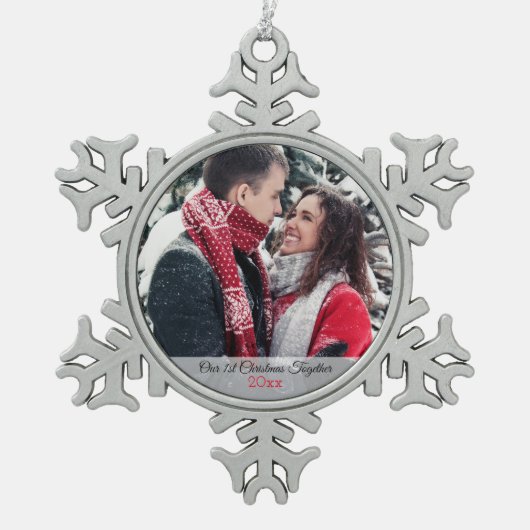 Foto van onze eerste kerstfeest samen tin sneeuwvlok ornament (Voorkant)