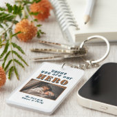 Foto van papa Hero Father Keepomwille Sleutelhanger (Voorkant Rechts)