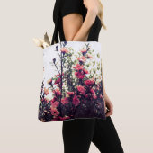 Foto van Pink Blossom Wild Meadow Tote Bag (Dichtbij)