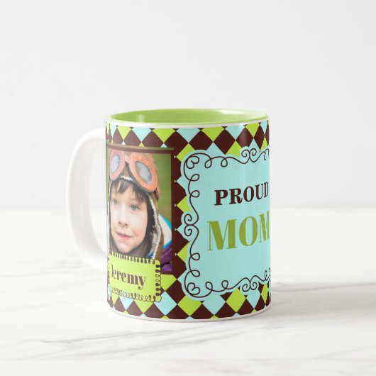 Foto van Proud MOM Green en Brown 2 Tweekleurige Koffiemok (Voorkant links)