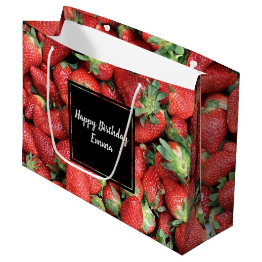 Foto van Red Juicy Strawberries Birthday Groot Cadeauzakje (Voorkant Gekanteld)