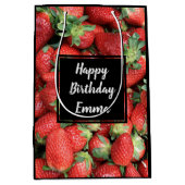 Foto van Red Juicy Strawberries Birthday Medium Cadeauzakje (Voorkant)