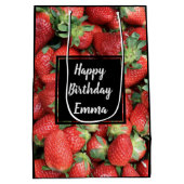 Foto van Red Juicy Strawberries Birthday Medium Cadeauzakje (Achterkant)