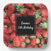 Foto van Red Juicy Strawberries Birthday Papieren Bordje (Voorkant)