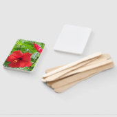 Foto van rode tropische hibiscus bloemen op een handwaaier (Niet-gemonteerd)