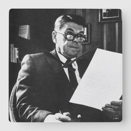 Foto van Ronald Reagan Vierkante Klok (Voorkant)