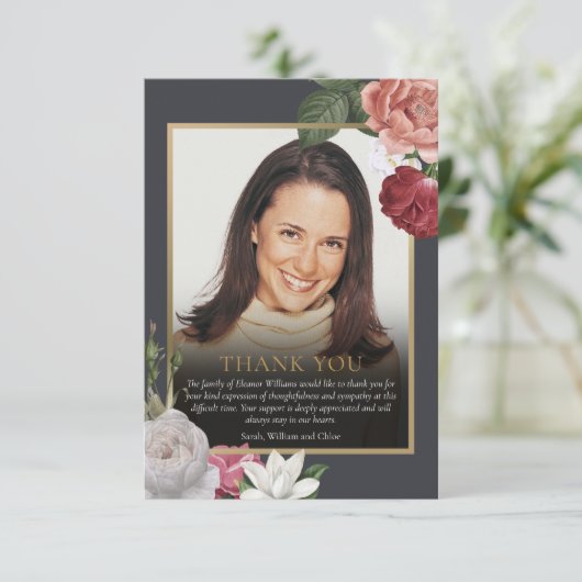 Foto van rozen Floral Celebration of Life Funeral Bedankkaart (Staand voorkant)