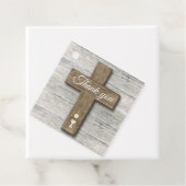 Foto van Rustic Wood Cross First Bedankjes Labels (In situ)