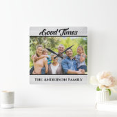 Foto van Rustic Wood Good Times Vierkante Klok (Huis)
