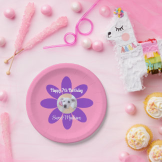 Foto van Schattigee puppy in Paarse en roze bloem Papieren Bordje
