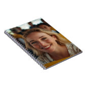 Foto van schoolbuschauffeur aanpassen notitieboek (Rechterzijde)