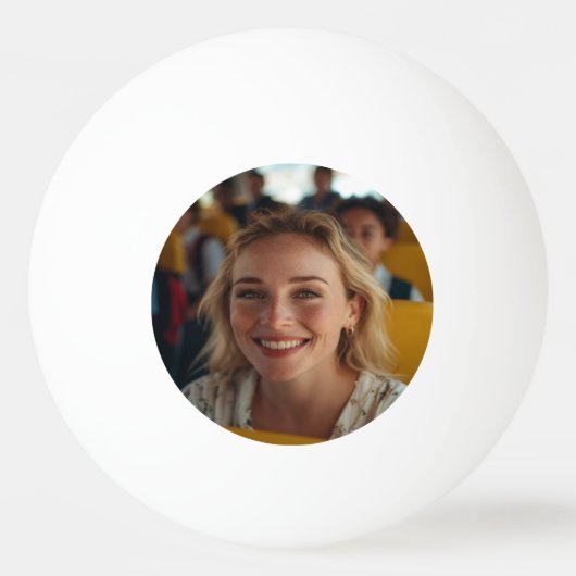 Foto van schoolbuschauffeur aanpassen pingpongbal (Voorkant)