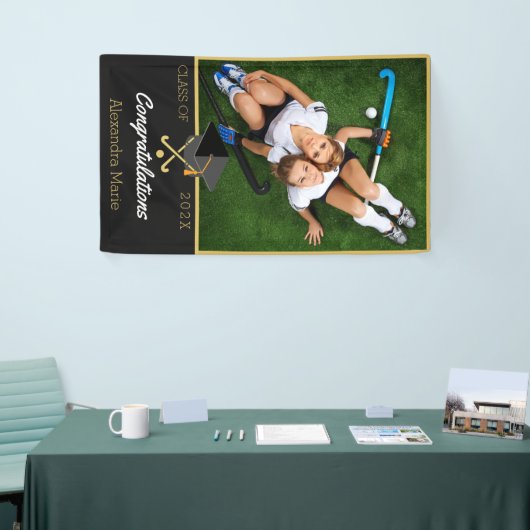 Foto van Soccer player gefeliciteerd met afstudere Spandoek (Beurs)