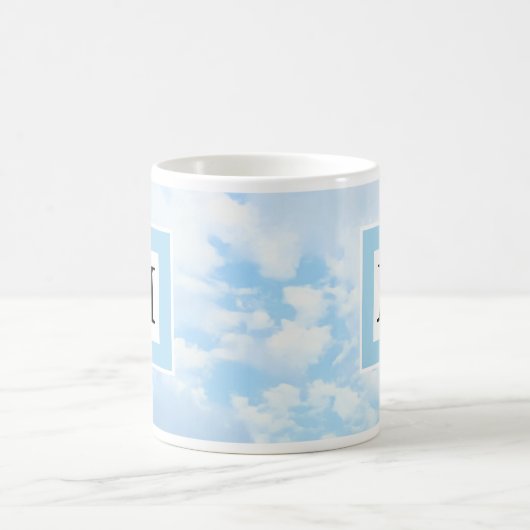 Foto van Soft Blue Sky Custom Single Initiaal Koffiemok (Center)