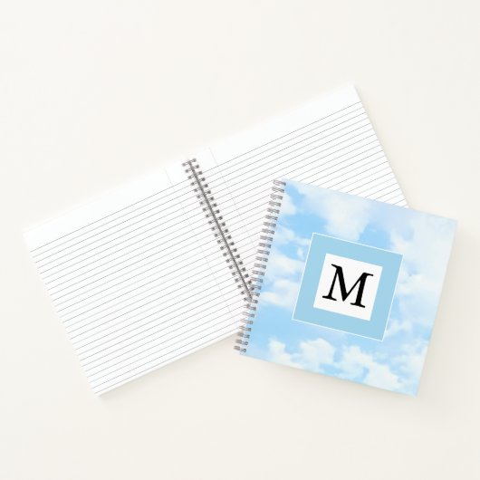 Foto van Soft Blue Sky Custom Single Initiaal Notitieboek (Binnen)