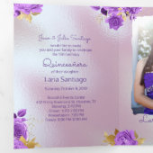 Foto van Spaanse Pearl en Paarse Rozen Quinceanera Drieluik Uitnodiging (Binnenzijde eerst)