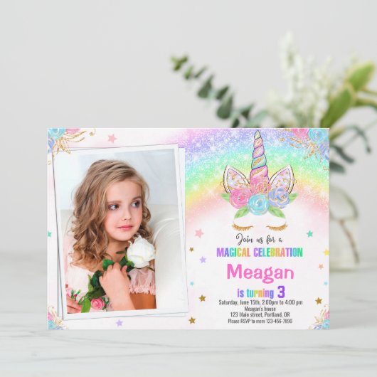 Foto van Unicorn verjaardagsuitnodiging Magische u Kaart (Staand voorkant)