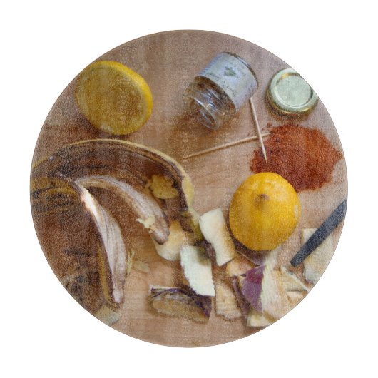 Foto van Untidy Kitchen Vegetable Skins Leuk Snijplank (Voorkant)