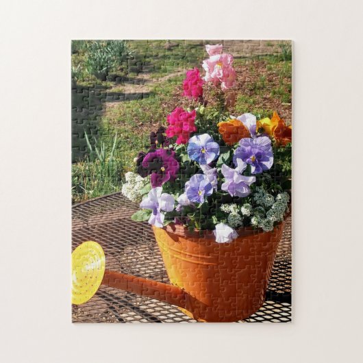 Foto van viooltjes en gietkan Legpuzzel (Verticaal)