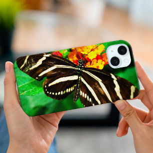 Foto van vlinder met zwart witte strepen langvinge iPhone 15 plus case