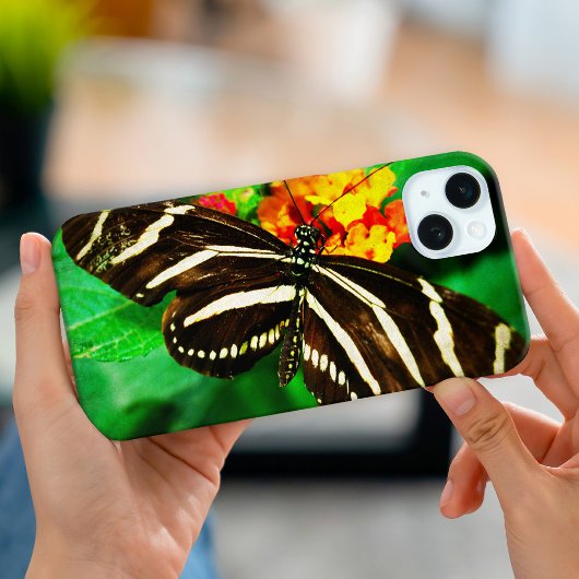 Foto van vlinder met zwart witte strepen langvinge iPhone hoesje