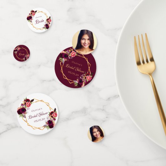 Foto van vrijgezellenfeest burgundy confetti (Groep)