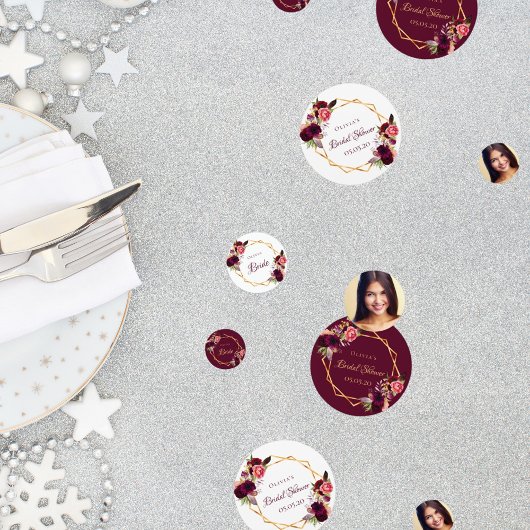 Foto van vrijgezellenfeest burgundy confetti