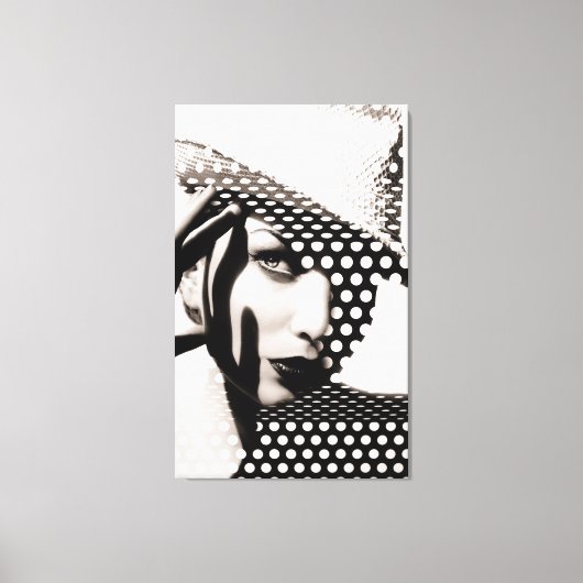 Foto van Vrouwen in het zwart-wit poladots Classy Canvas Afdruk (Voorkant)