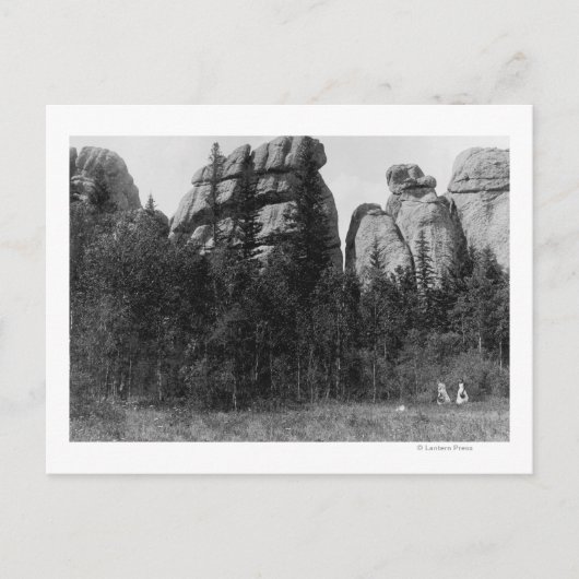 Foto van vrouwen voor het Harney Peaks Lake Briefkaart (Voorkant)