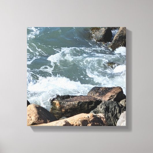 Foto van water dat tegen rotsen spat canvas afdruk (Voorkant)