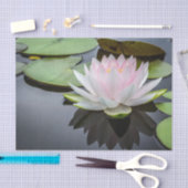 Foto van Water Lily Pink Floral Tissuepapier (Craft)