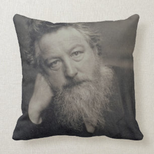 Foto van William Morris (1834-96) van Kussen